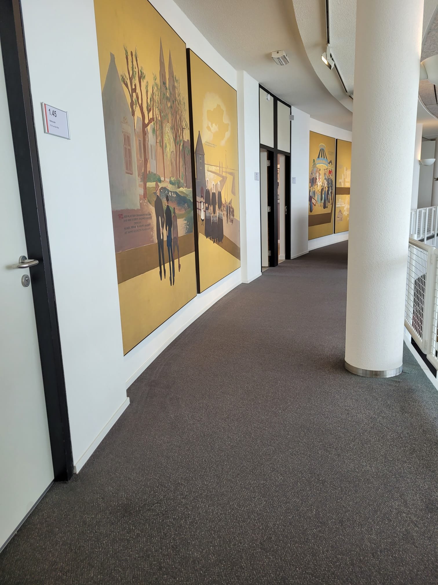 Gang met tapijtvloer